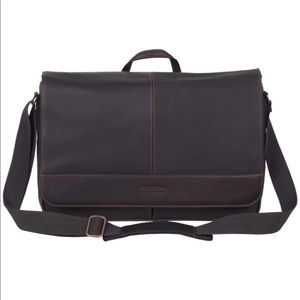 KENNETH COLE REACTION Leather Messenger Bag Unisex
